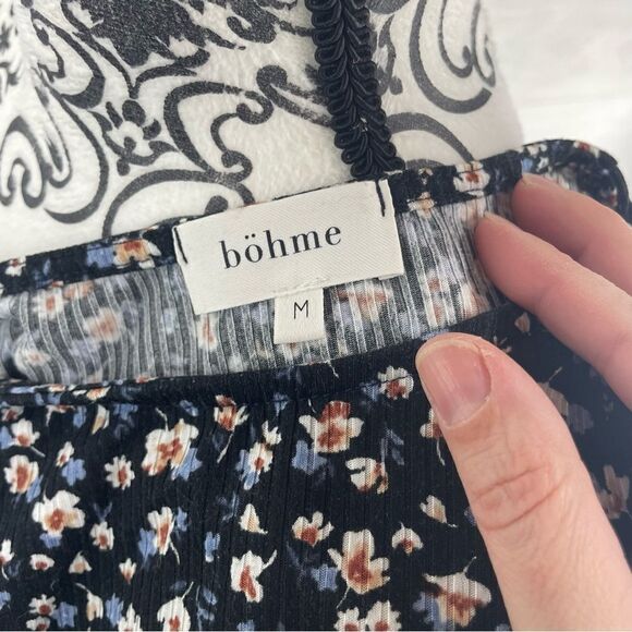 Bohme Floral Scalloped Hem Textured Crewneck Top - Picture 6 of 7